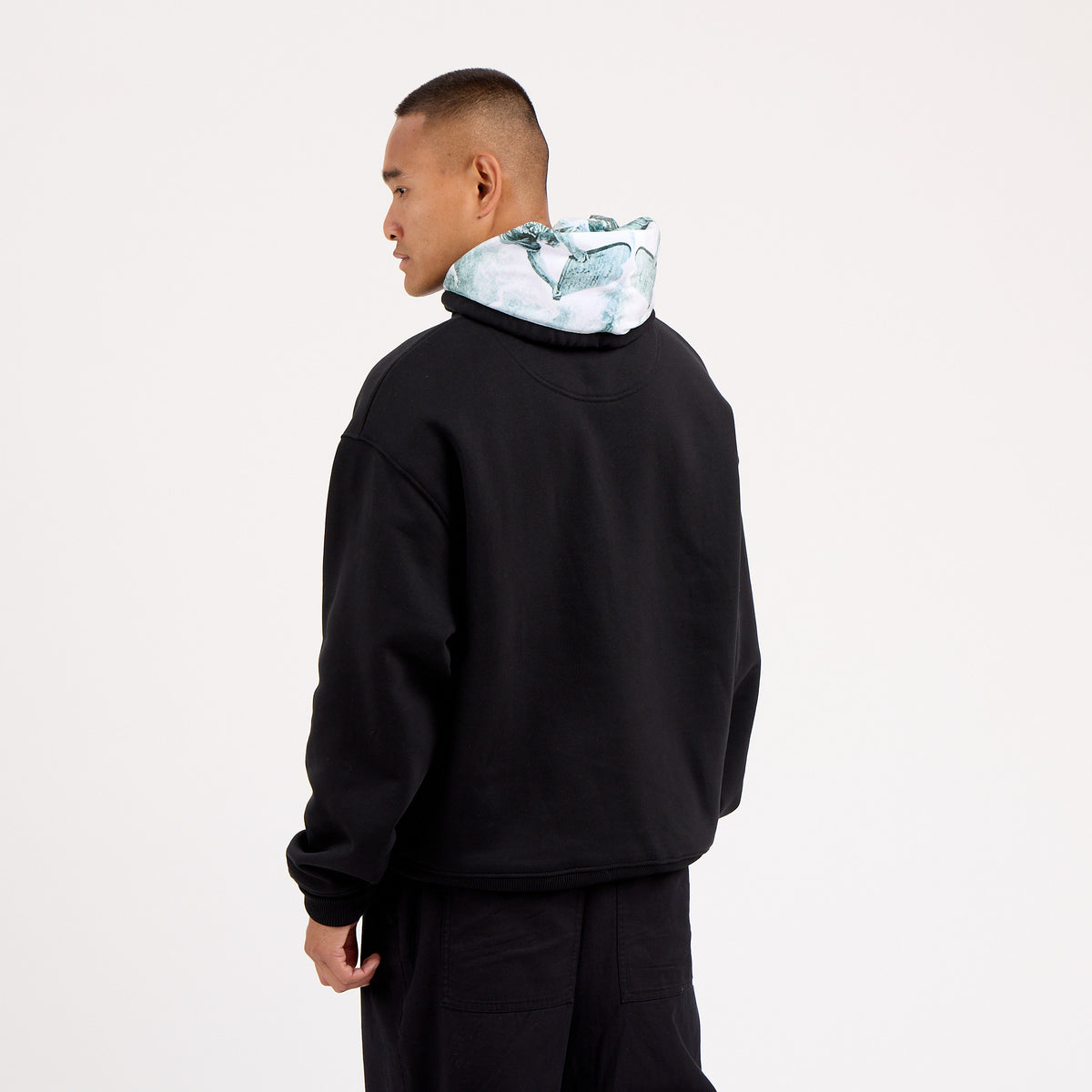 Sanctitude Hood Black