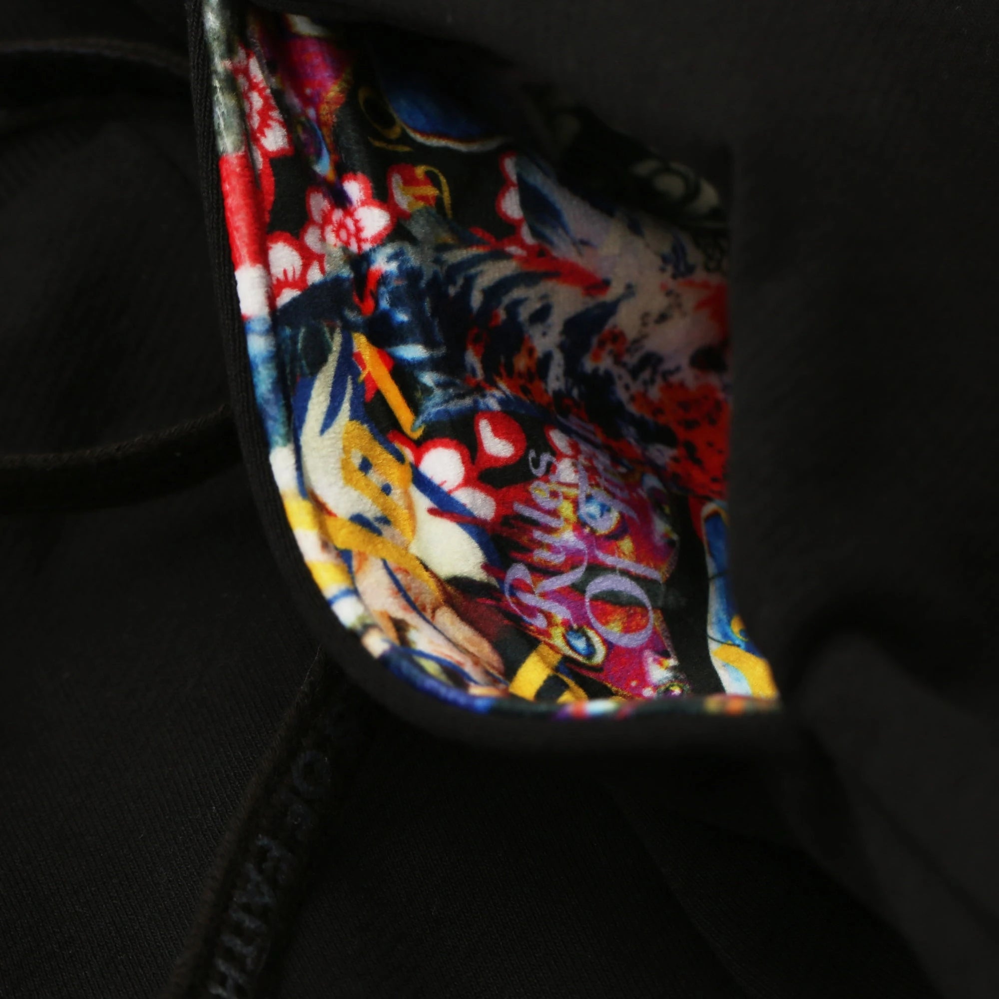 Velvet house-print pocket lining